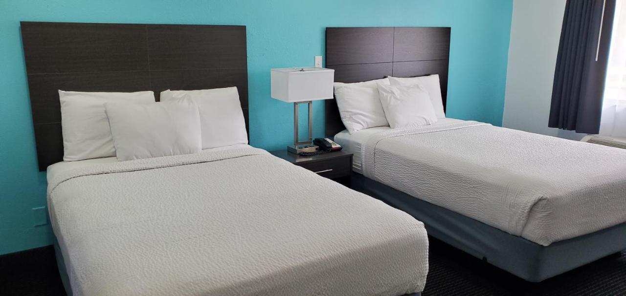 Travelodge By Wyndham Livonia Canton Novi Detroit Area מראה חיצוני תמונה