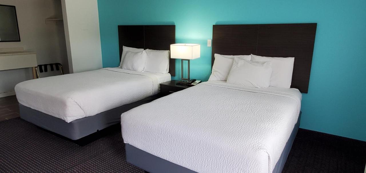 Travelodge By Wyndham Livonia Canton Novi Detroit Area מראה חיצוני תמונה